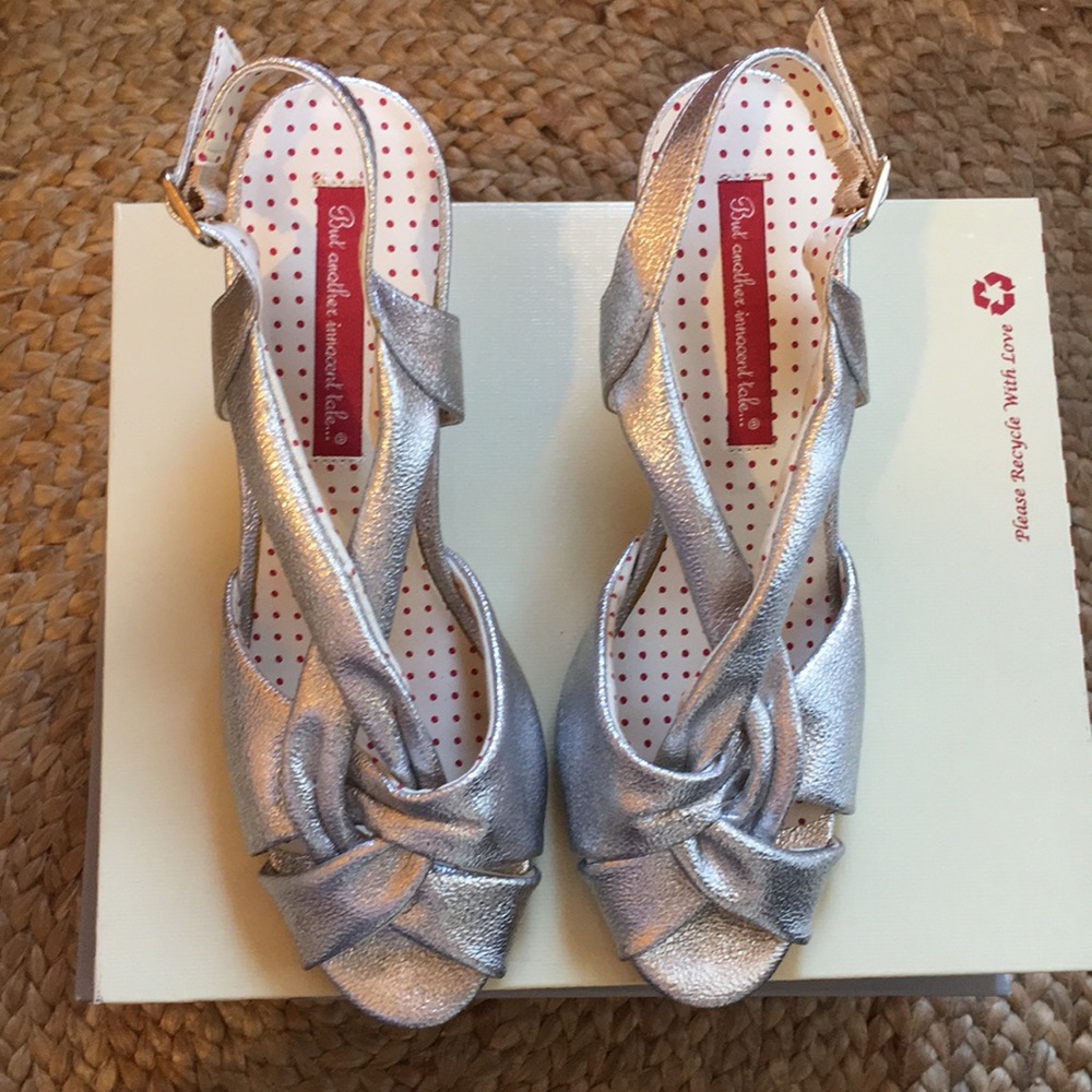But another innocent tale...metallic heels / size 8.5